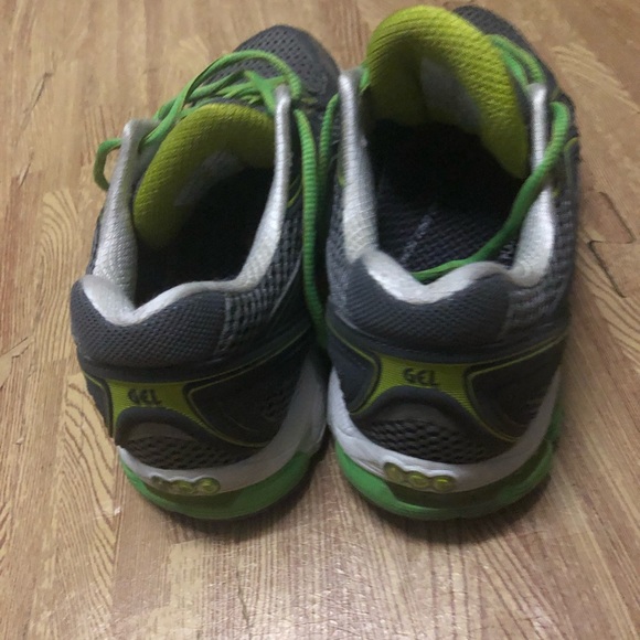 Women’s ASICS sneakers size 8.5 - Picture 2 of 5